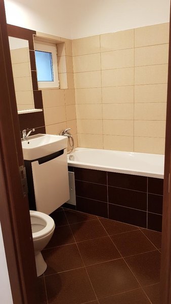 Dristor, Ramnicu Valcea colt cu strada Laborator,